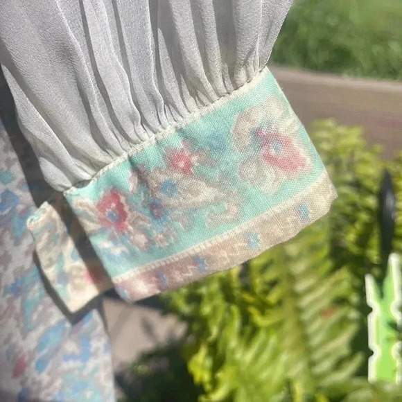 Vintage woman’s dress. The stress is super tiny. Measurements in photos. - Picture 4 of 14